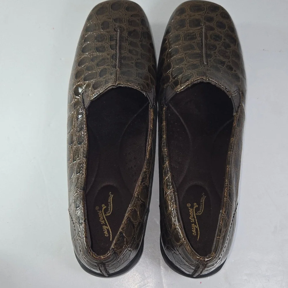 Easy Street Women Brown Croc Embossed Comfort‎ Slip On Loafer Shoes Size 11